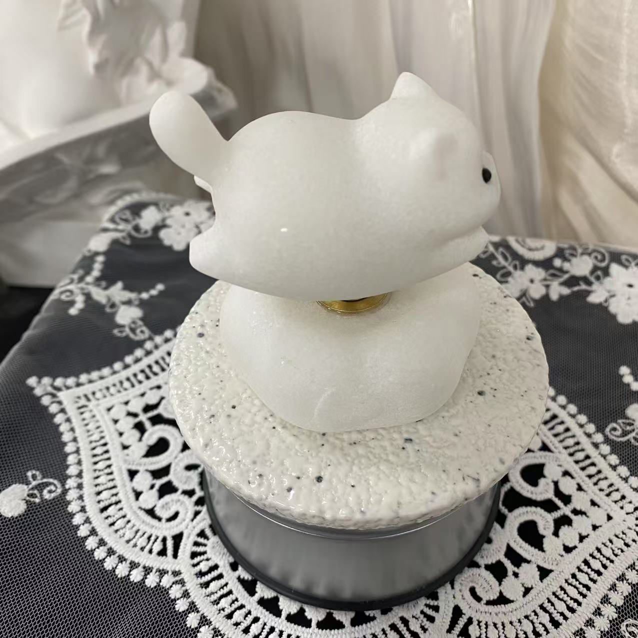 White Jade Spinning Lounging Cat Carving