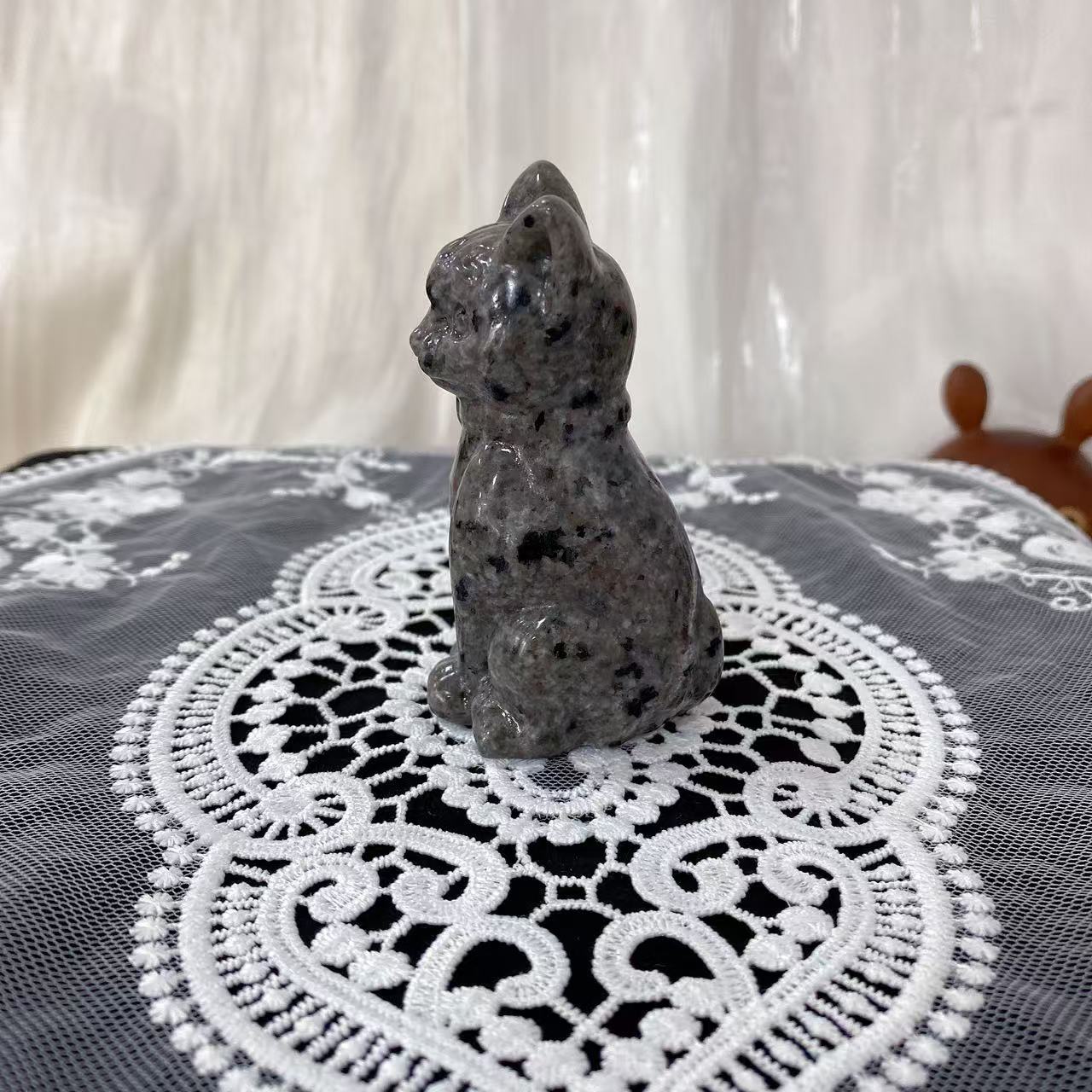 Yooperlite Cat Carving