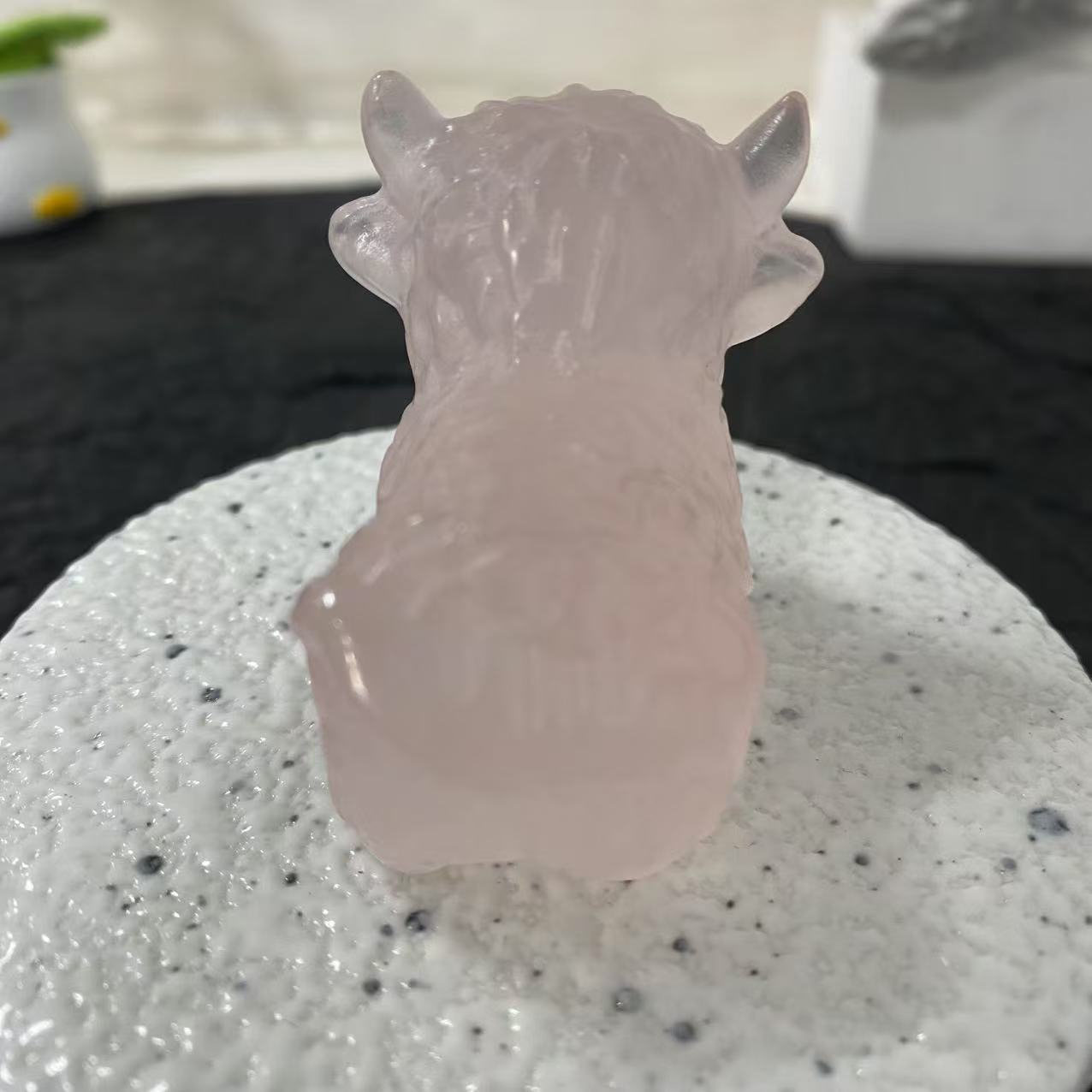 Rose Quartz Highland Cow Carving5.5cm