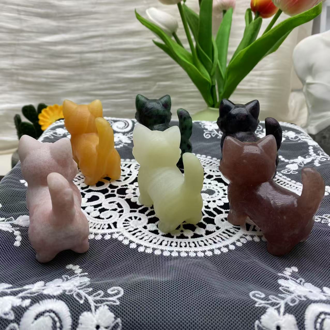 Crystal Curled Tail Cat Carving
