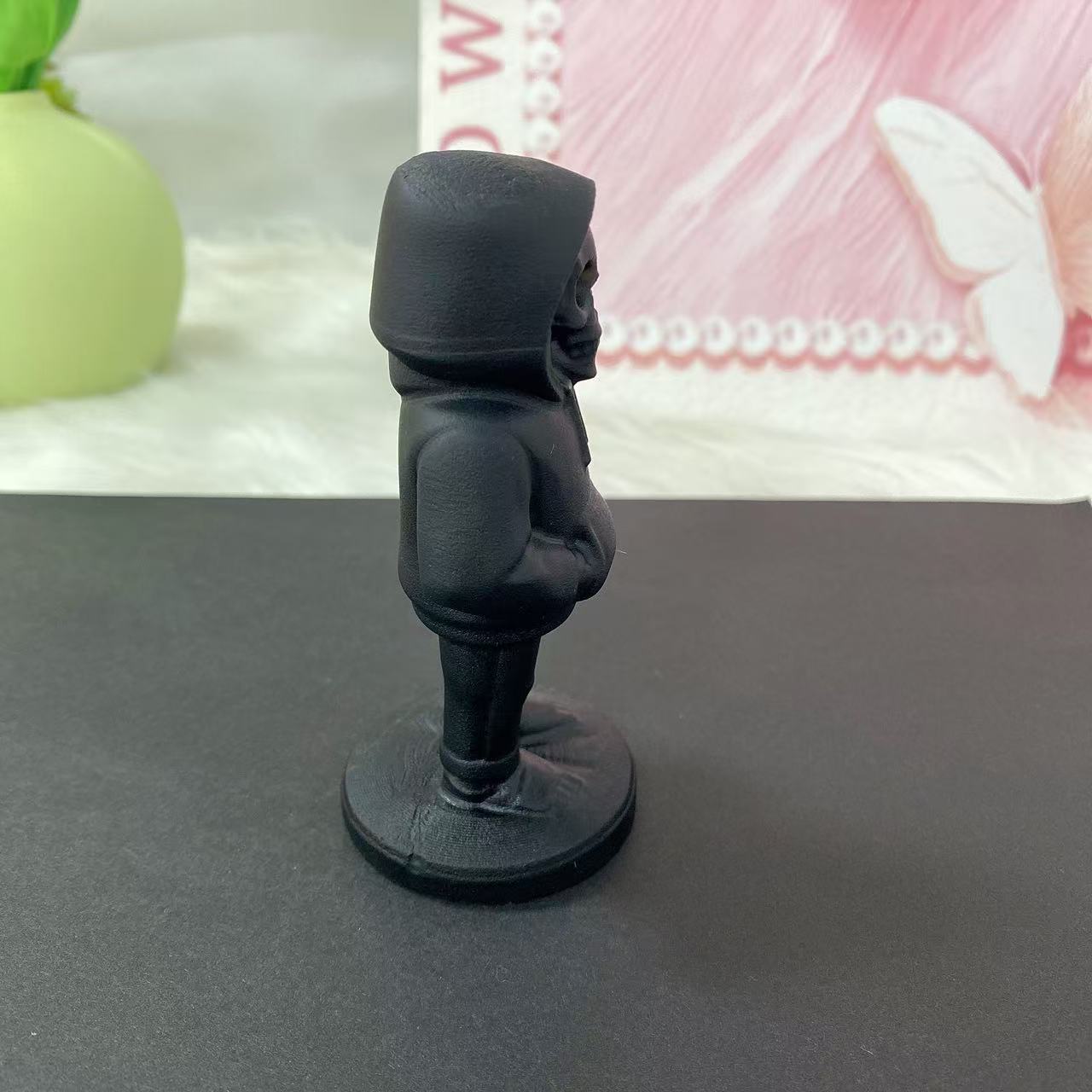 Black Obsidian Skull Figure Carving