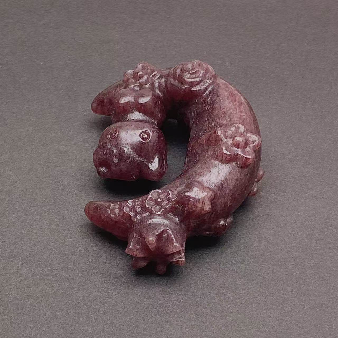 Strawberry Quartz Moon Hello Kitty Carving