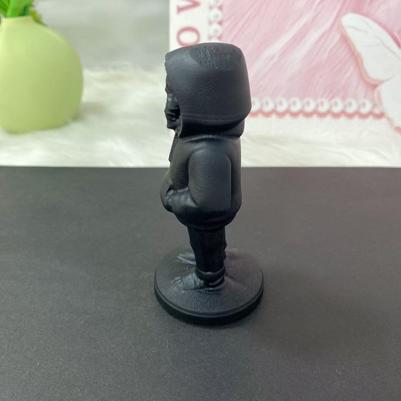 Black Obsidian Skull Figure Carving